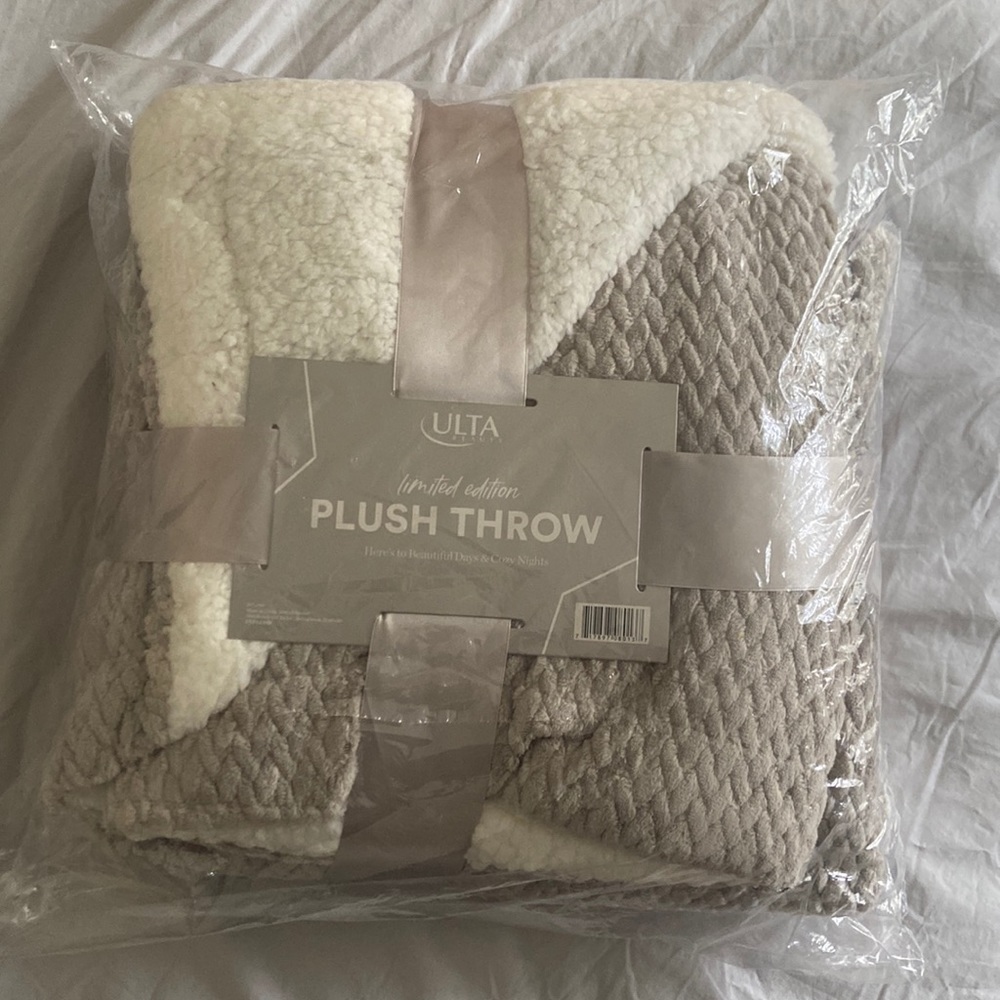 Limited Edition Fleece Plush Throw